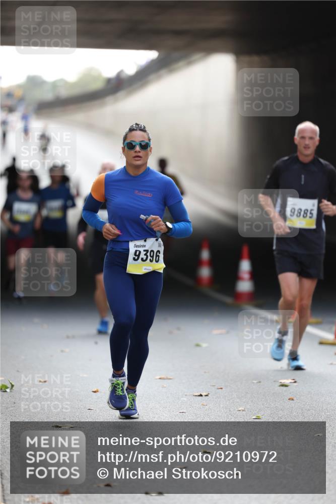 05.10.2025 - 20. swb-Marathon Bremen Michael Strokosch http://msf.ph/oto/9210972 05.10.2025 10:40:50 Laufen 9885, 9396 meine-sportfotos.de