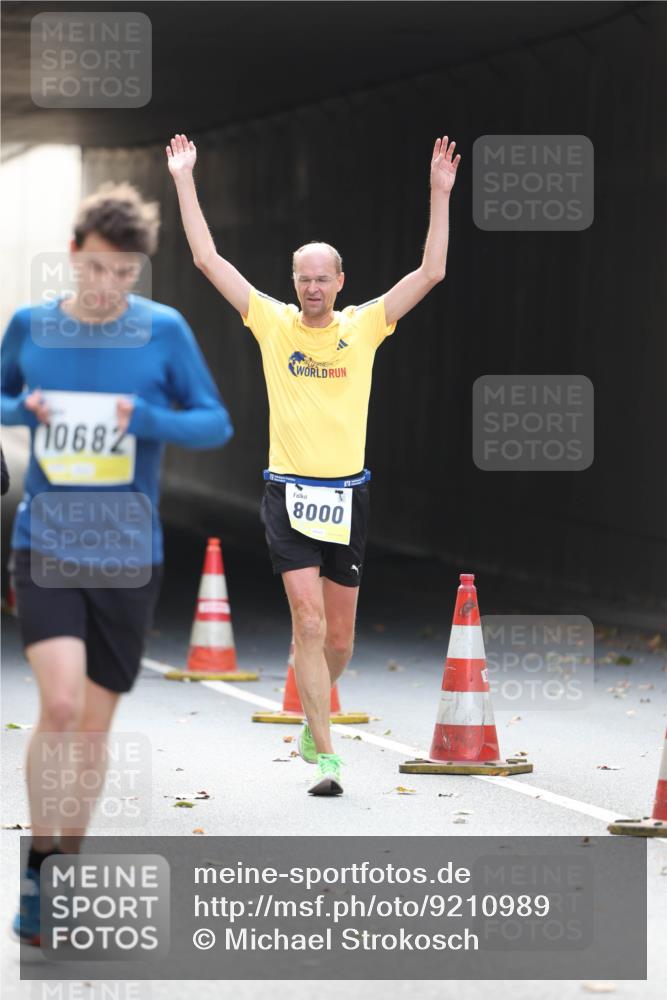 05.10.2025 - 20. swb-Marathon Bremen Michael Strokosch http://msf.ph/oto/9210989 05.10.2025 10:40:58 Laufen 10682, 8000 meine-sportfotos.de