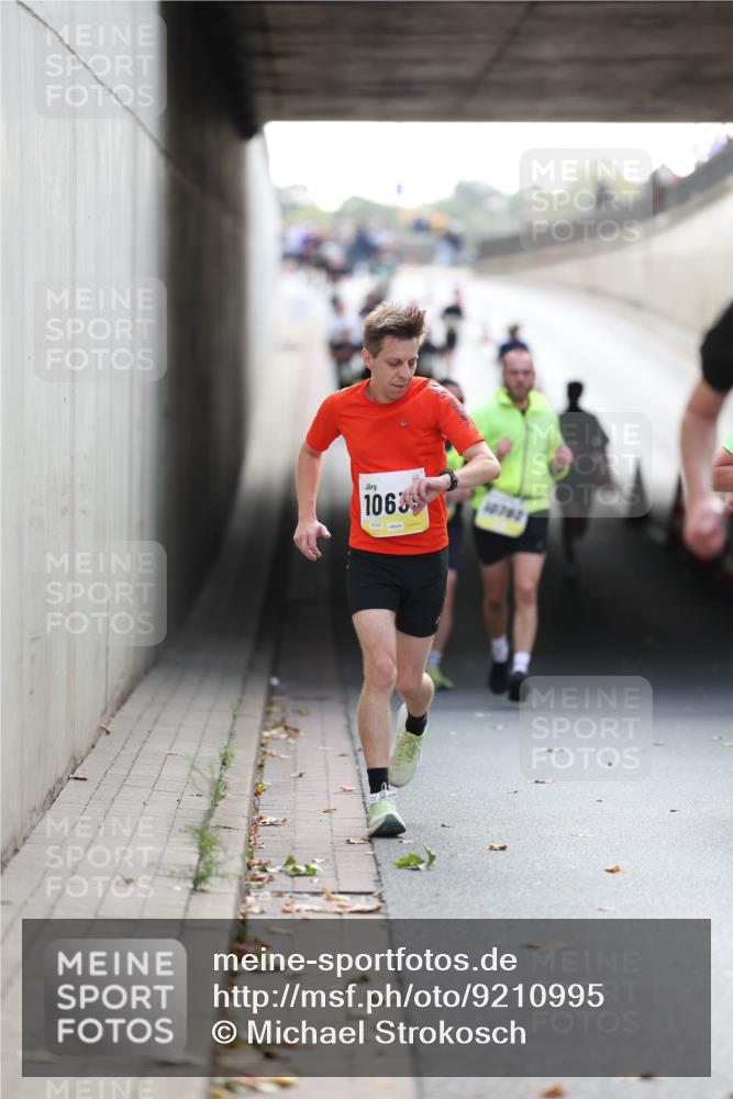 05.10.2025 - 20. swb-Marathon Bremen Michael Strokosch http://msf.ph/oto/9210995 05.10.2025 10:41:01 Laufen 10639, 10702 meine-sportfotos.de