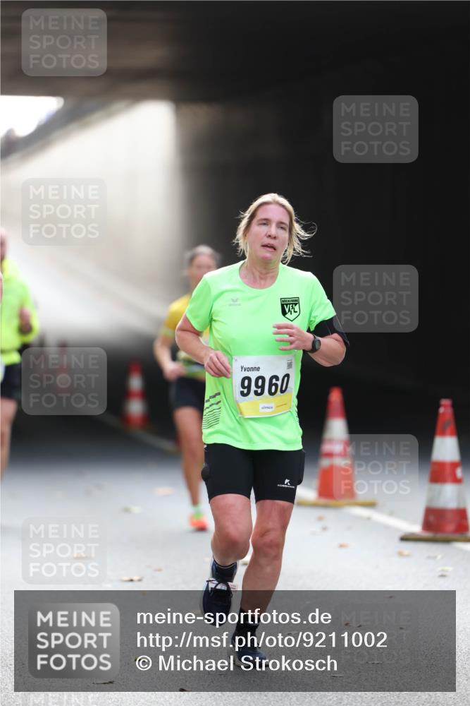 05.10.2025 - 20. swb-Marathon Bremen Michael Strokosch http://msf.ph/oto/9211002 05.10.2025 10:41:03 Laufen 9960 meine-sportfotos.de