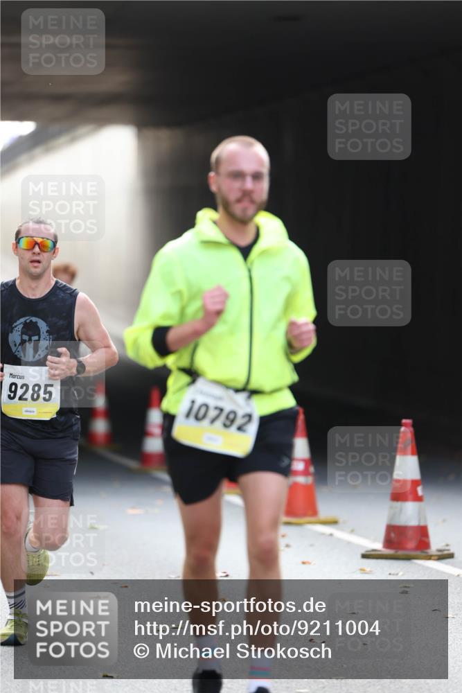 05.10.2025 - 20. swb-Marathon Bremen Michael Strokosch http://msf.ph/oto/9211004 05.10.2025 10:41:06 Laufen 9285, 10792 meine-sportfotos.de