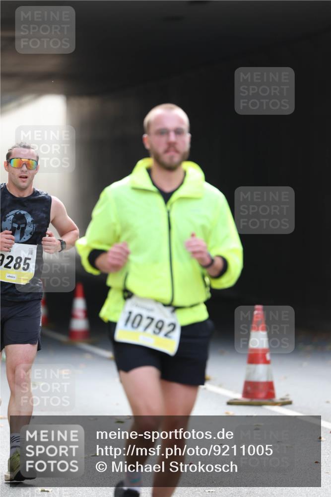 05.10.2025 - 20. swb-Marathon Bremen Michael Strokosch http://msf.ph/oto/9211005 05.10.2025 10:41:07 Laufen 9285, 10792 meine-sportfotos.de