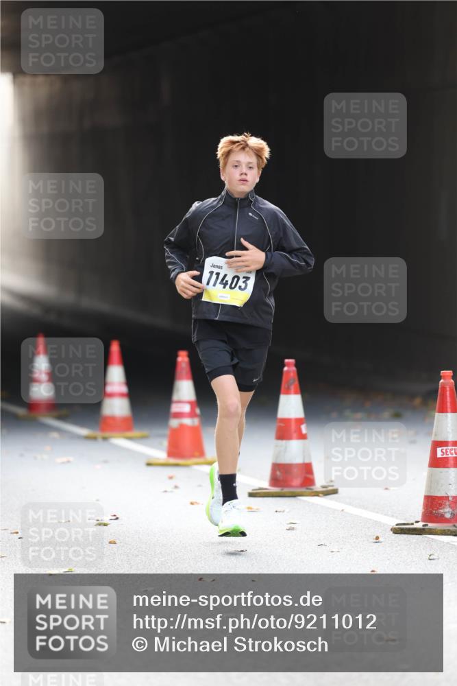 05.10.2025 - 20. swb-Marathon Bremen Michael Strokosch http://msf.ph/oto/9211012 05.10.2025 10:41:10 Laufen 11403 meine-sportfotos.de