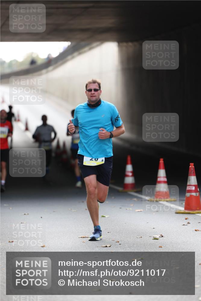 05.10.2025 - 20. swb-Marathon Bremen Michael Strokosch http://msf.ph/oto/9211017 05.10.2025 10:41:12 Laufen 8 meine-sportfotos.de