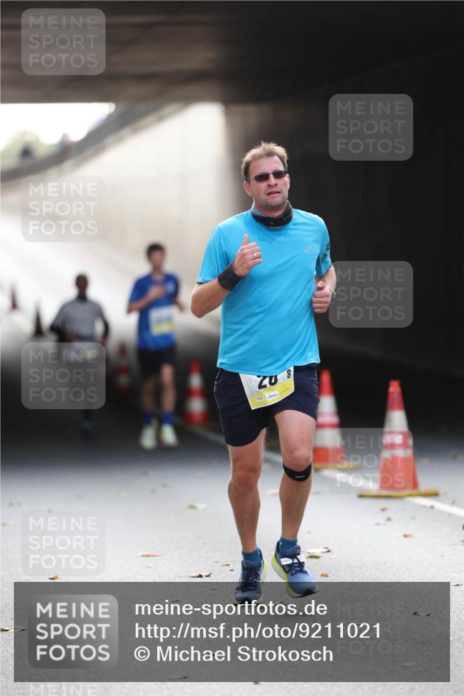 05.10.2025 - 20. swb-Marathon Bremen Michael Strokosch http://msf.ph/oto/9211021 05.10.2025 10:41:13 Laufen 8 meine-sportfotos.de
