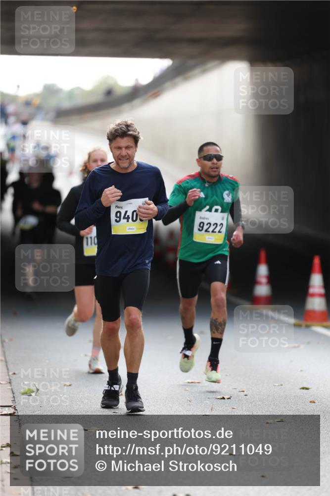 05.10.2025 - 20. swb-Marathon Bremen Michael Strokosch http://msf.ph/oto/9211049 05.10.2025 10:41:27 Laufen 110, 940, 9222 meine-sportfotos.de