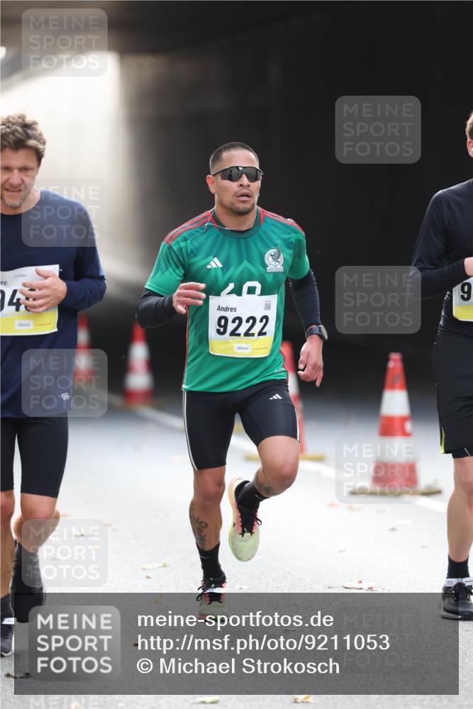 05.10.2025 - 20. swb-Marathon Bremen Michael Strokosch http://msf.ph/oto/9211053 05.10.2025 10:41:28 Laufen 01989, 4, 20, 9222, 9 meine-sportfotos.de