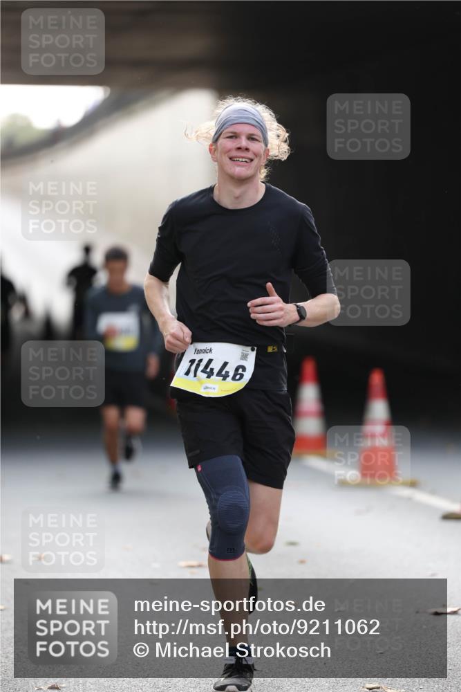 05.10.2025 - 20. swb-Marathon Bremen Michael Strokosch http://msf.ph/oto/9211062 05.10.2025 10:41:35 Laufen 11446 meine-sportfotos.de