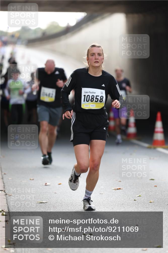 05.10.2025 - 20. swb-Marathon Bremen Michael Strokosch http://msf.ph/oto/9211069 05.10.2025 10:41:39 Laufen 10858, 02678 meine-sportfotos.de