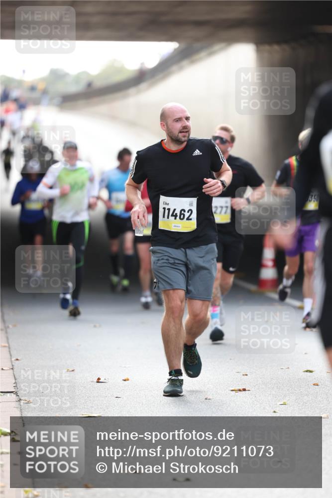 05.10.2025 - 20. swb-Marathon Bremen Michael Strokosch http://msf.ph/oto/9211073 05.10.2025 10:41:41 Laufen 11462, 277, 350 meine-sportfotos.de