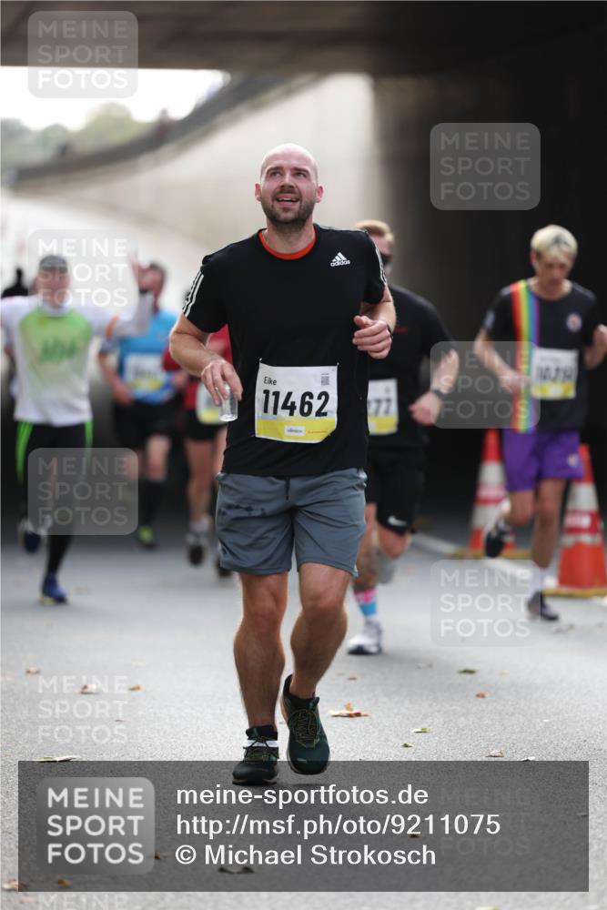 05.10.2025 - 20. swb-Marathon Bremen Michael Strokosch http://msf.ph/oto/9211075 05.10.2025 10:41:42 Laufen 11462, 77, 142 meine-sportfotos.de