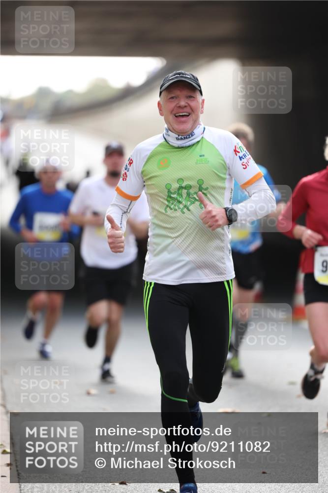 05.10.2025 - 20. swb-Marathon Bremen Michael Strokosch http://msf.ph/oto/9211082 05.10.2025 10:41:45 Laufen 9 meine-sportfotos.de