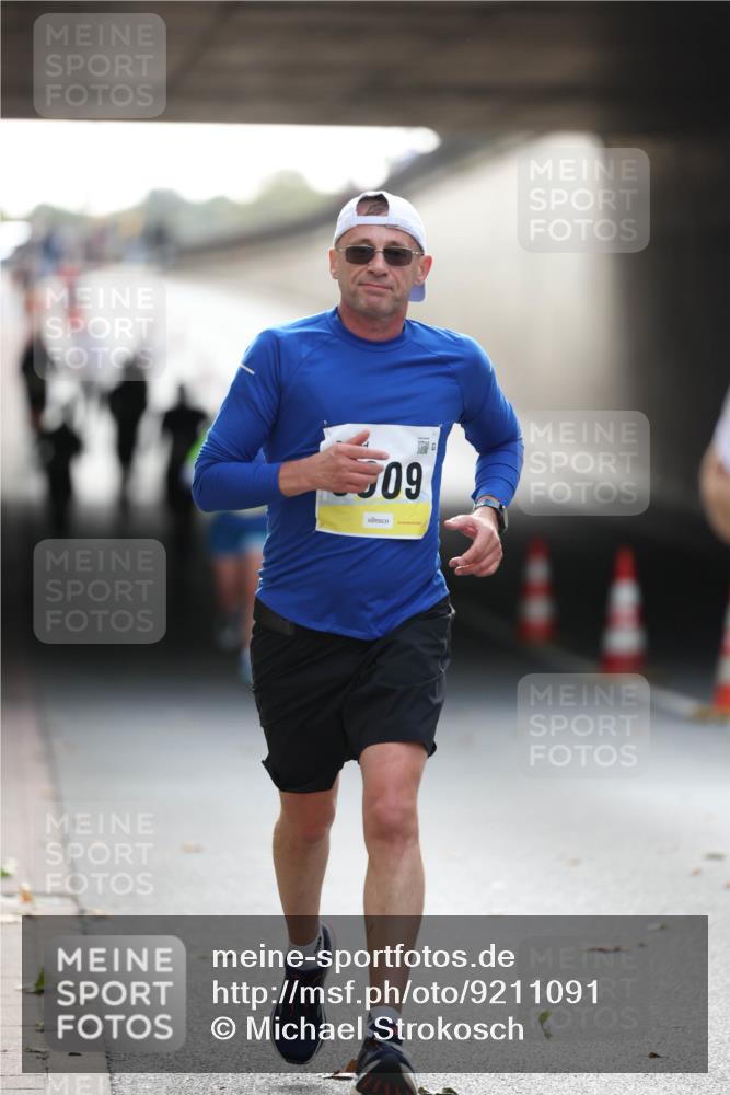 05.10.2025 - 20. swb-Marathon Bremen Michael Strokosch http://msf.ph/oto/9211091 05.10.2025 10:41:49 Laufen 09 meine-sportfotos.de