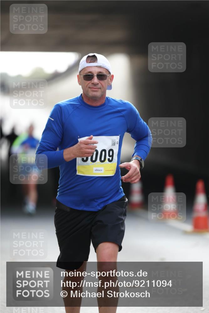 05.10.2025 - 20. swb-Marathon Bremen Michael Strokosch http://msf.ph/oto/9211094 05.10.2025 10:41:49 Laufen 009 meine-sportfotos.de