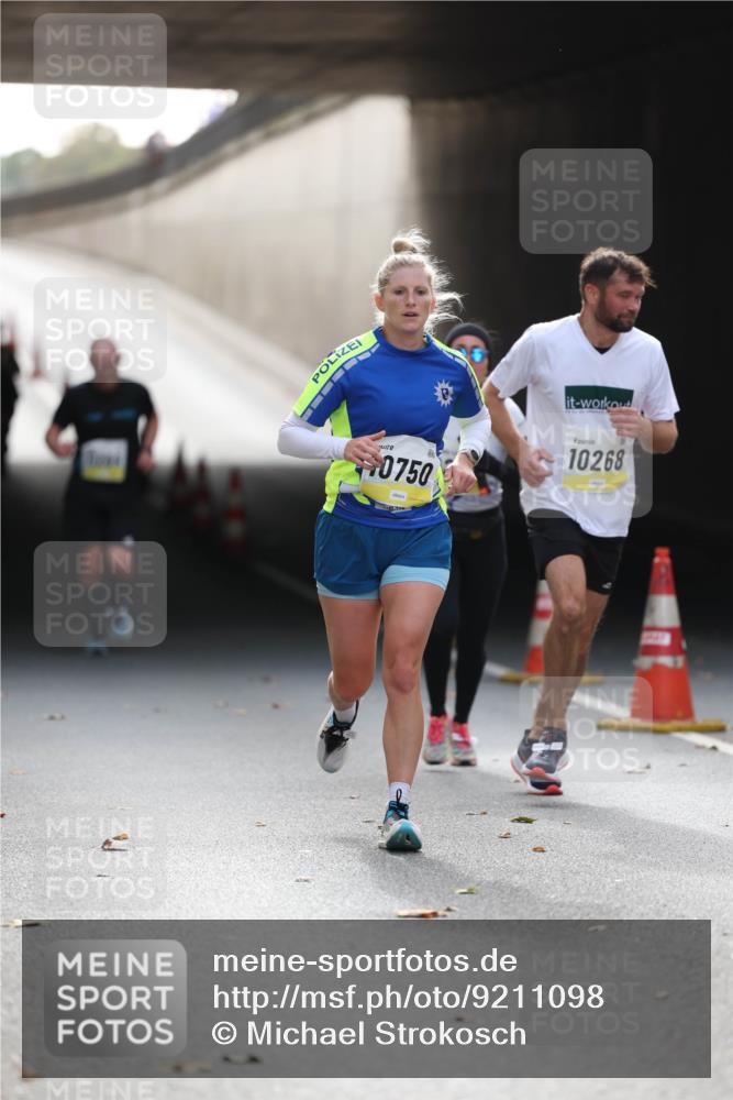05.10.2025 - 20. swb-Marathon Bremen Michael Strokosch http://msf.ph/oto/9211098 05.10.2025 10:41:54 Laufen 0750, 10268 meine-sportfotos.de