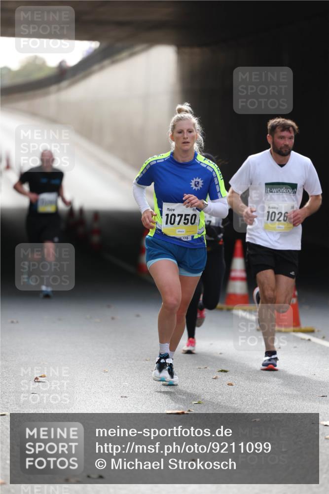 05.10.2025 - 20. swb-Marathon Bremen Michael Strokosch http://msf.ph/oto/9211099 05.10.2025 10:41:54 Laufen 10750, 110, 1026 meine-sportfotos.de