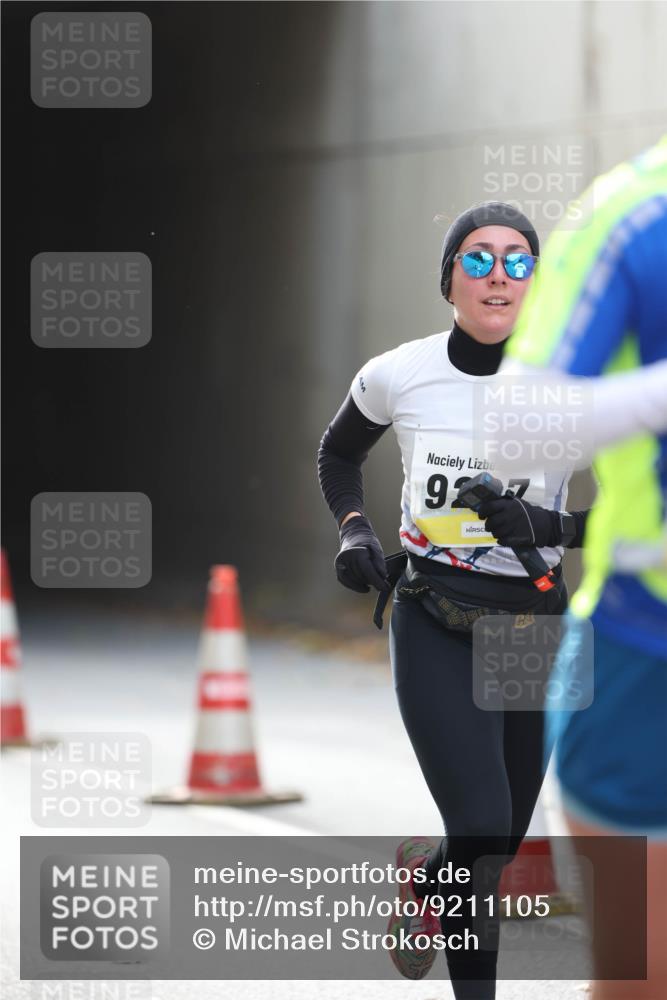 05.10.2025 - 20. swb-Marathon Bremen Michael Strokosch http://msf.ph/oto/9211105 05.10.2025 10:41:57 Laufen 9297 meine-sportfotos.de