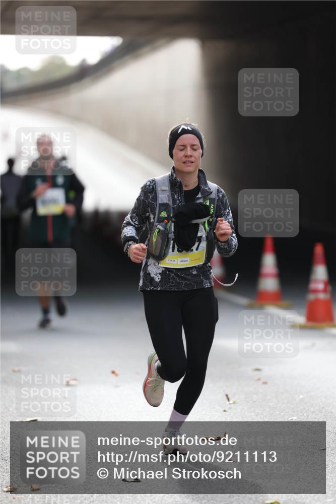 05.10.2025 - 20. swb-Marathon Bremen Michael Strokosch http://msf.ph/oto/9211113 05.10.2025 10:42:01 Laufen 02434 meine-sportfotos.de