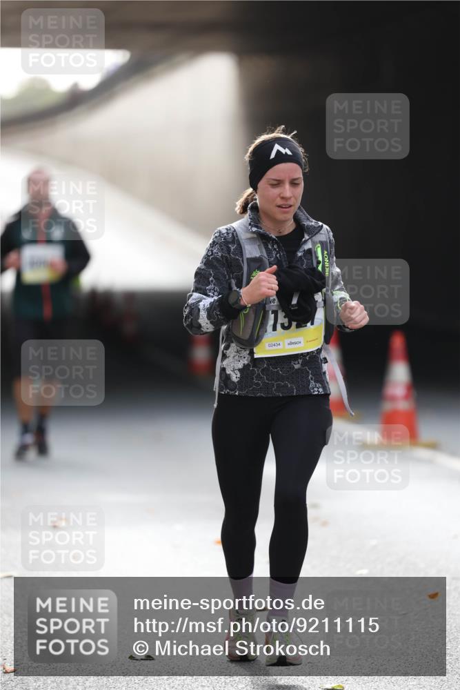 05.10.2025 - 20. swb-Marathon Bremen Michael Strokosch http://msf.ph/oto/9211115 05.10.2025 10:42:01 Laufen 73, 02434 meine-sportfotos.de