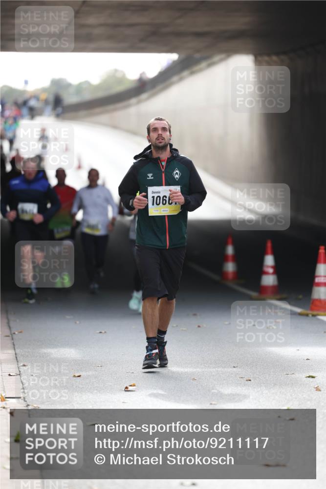 05.10.2025 - 20. swb-Marathon Bremen Michael Strokosch http://msf.ph/oto/9211117 05.10.2025 10:42:03 Laufen 1066 meine-sportfotos.de