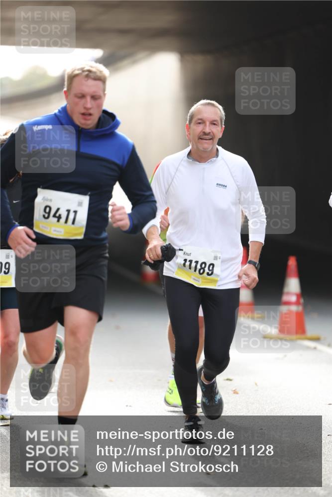 05.10.2025 - 20. swb-Marathon Bremen Michael Strokosch http://msf.ph/oto/9211128 05.10.2025 10:42:10 Laufen 6, 79, 9411, 11189 meine-sportfotos.de