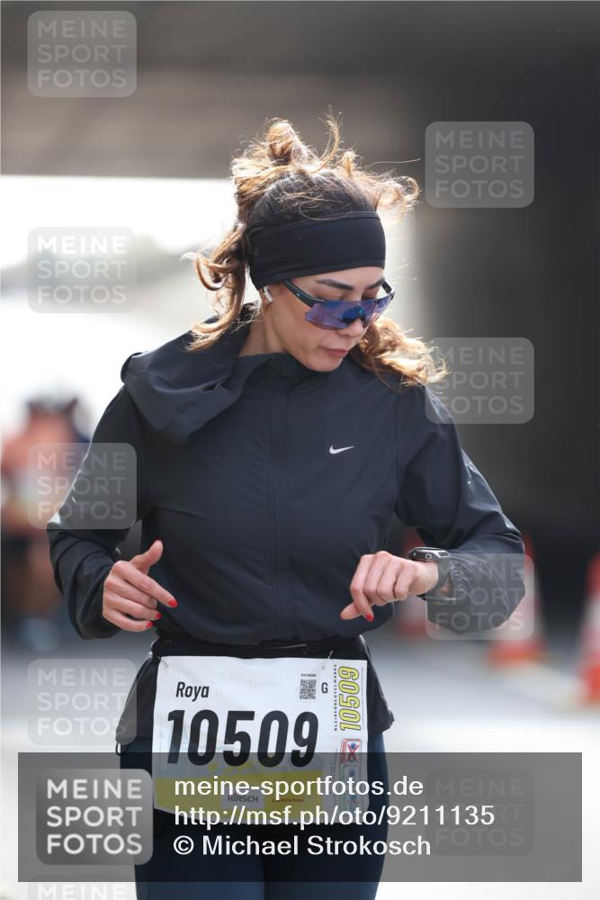 05.10.2025 - 20. swb-Marathon Bremen Michael Strokosch http://msf.ph/oto/9211135 05.10.2025 10:42:12 Laufen 10509, 20, 1, 10509 meine-sportfotos.de