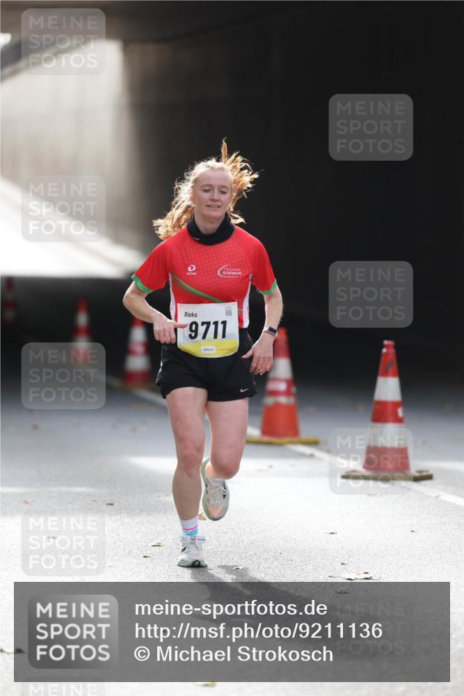 05.10.2025 - 20. swb-Marathon Bremen Michael Strokosch http://msf.ph/oto/9211136 05.10.2025 10:42:16 Laufen 9711 meine-sportfotos.de
