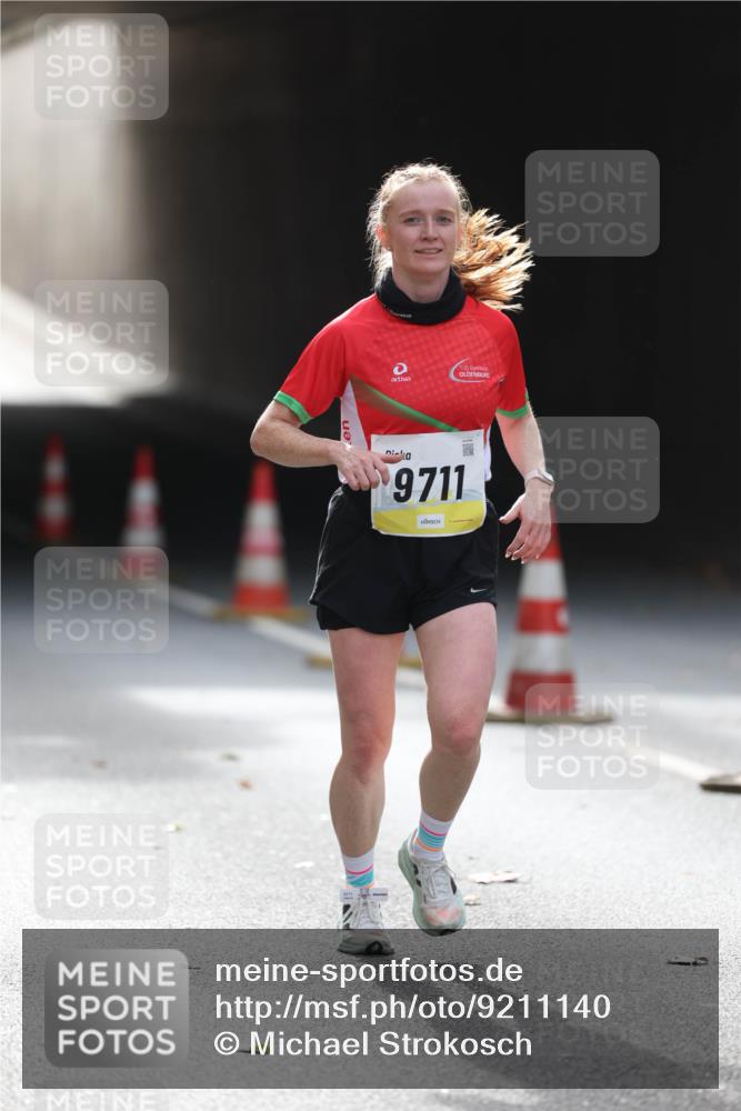 05.10.2025 - 20. swb-Marathon Bremen Michael Strokosch http://msf.ph/oto/9211140 05.10.2025 10:42:17 Laufen 9711 meine-sportfotos.de