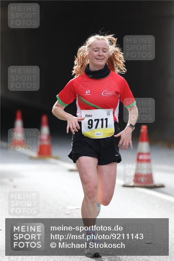 05.10.2025 - 20. swb-Marathon Bremen Michael Strokosch http://msf.ph/oto/9211143 05.10.2025 10:42:17 Laufen 9711 meine-sportfotos.de