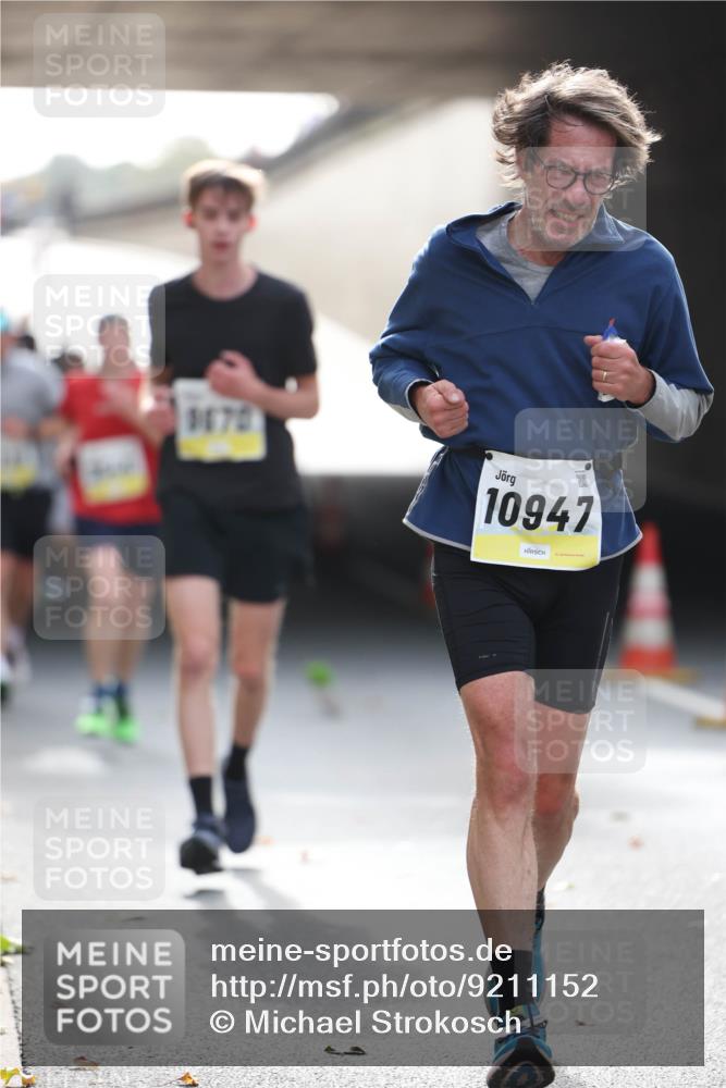05.10.2025 - 20. swb-Marathon Bremen Michael Strokosch http://msf.ph/oto/9211152 05.10.2025 10:42:21 Laufen 9670, 10947 meine-sportfotos.de