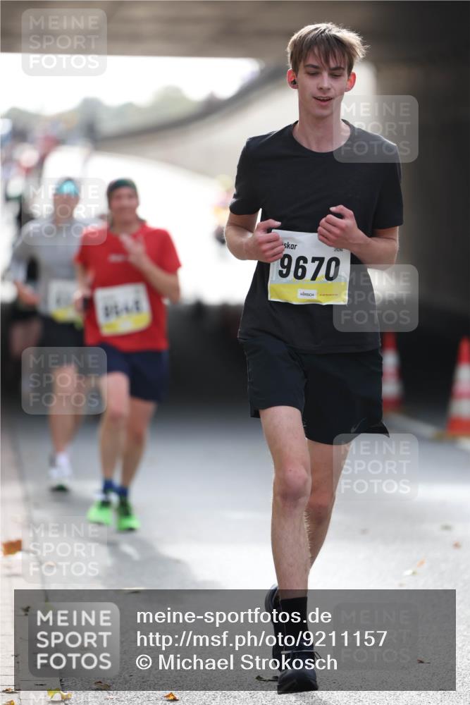 05.10.2025 - 20. swb-Marathon Bremen Michael Strokosch http://msf.ph/oto/9211157 05.10.2025 10:42:22 Laufen 9670, 1144 meine-sportfotos.de