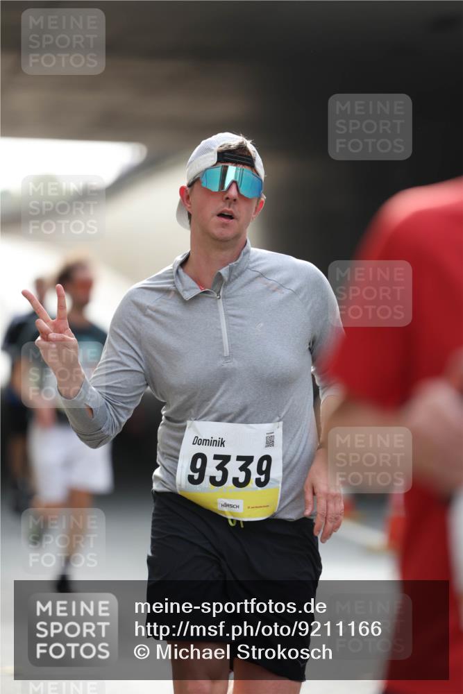 05.10.2025 - 20. swb-Marathon Bremen Michael Strokosch http://msf.ph/oto/9211166 05.10.2025 10:42:26 Laufen 9339 meine-sportfotos.de