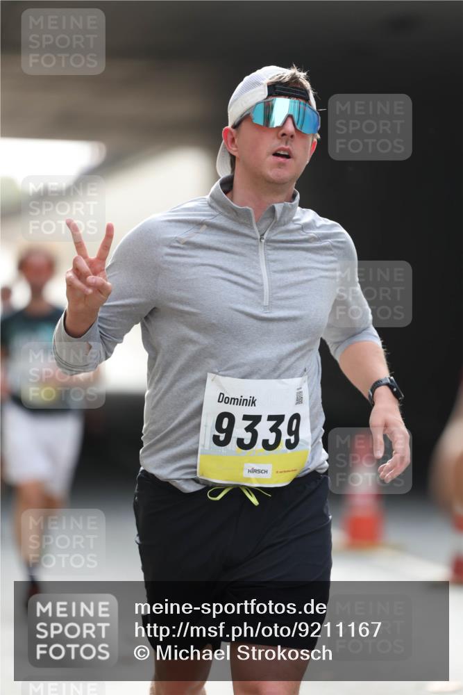 05.10.2025 - 20. swb-Marathon Bremen Michael Strokosch http://msf.ph/oto/9211167 05.10.2025 10:42:27 Laufen 9339 meine-sportfotos.de