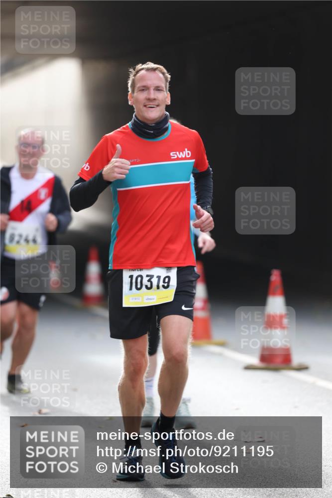 05.10.2025 - 20. swb-Marathon Bremen Michael Strokosch http://msf.ph/oto/9211195 05.10.2025 10:42:40 Laufen 8244, 10319, 01910 meine-sportfotos.de