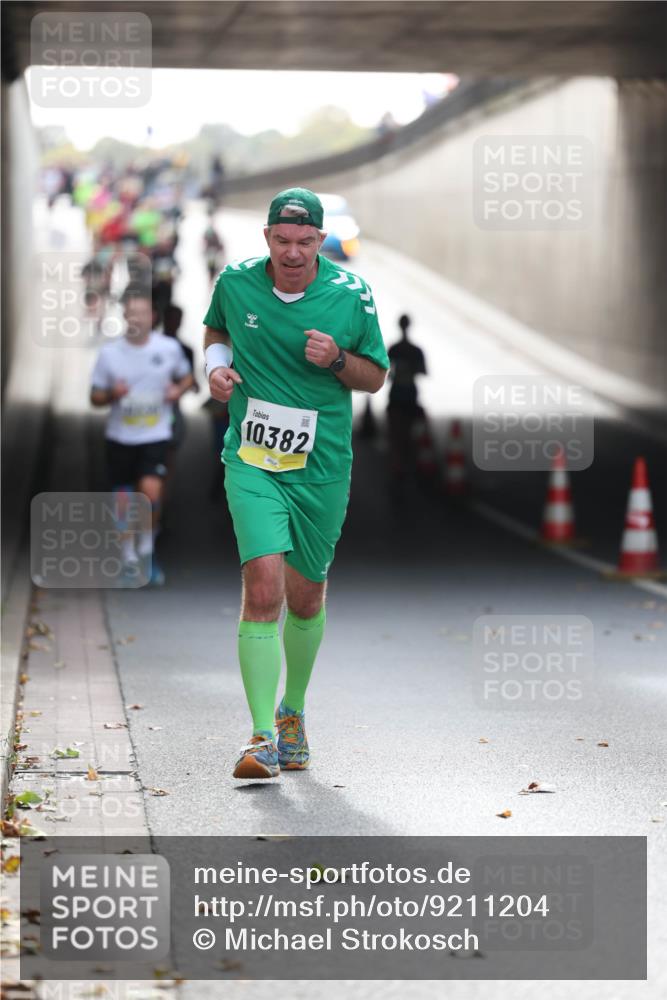 05.10.2025 - 20. swb-Marathon Bremen Michael Strokosch http://msf.ph/oto/9211204 05.10.2025 10:42:44 Laufen 10382 meine-sportfotos.de