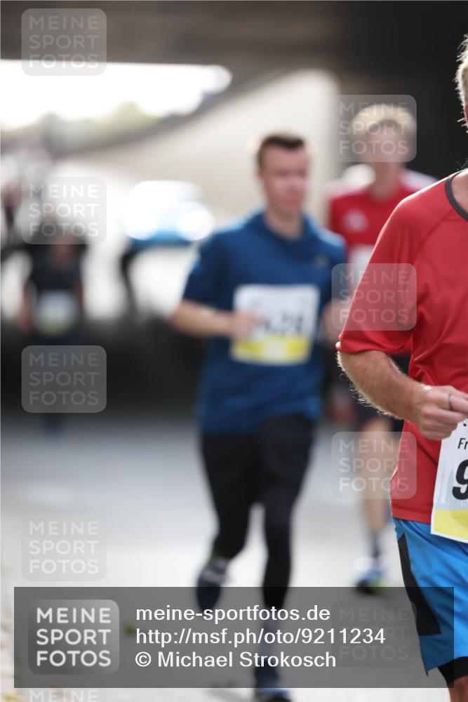05.10.2025 - 20. swb-Marathon Bremen Michael Strokosch http://msf.ph/oto/9211234 05.10.2025 10:42:55 Laufen 9 meine-sportfotos.de