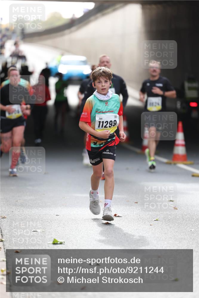 05.10.2025 - 20. swb-Marathon Bremen Michael Strokosch http://msf.ph/oto/9211244 05.10.2025 10:43:04 Laufen 20, 11299, 400 meine-sportfotos.de