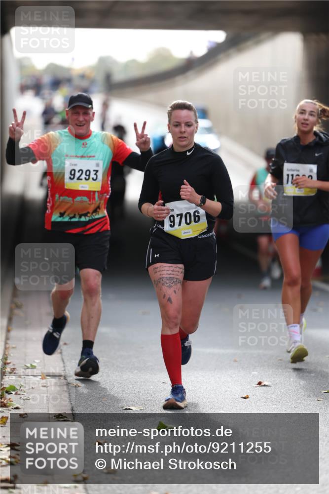 05.10.2025 - 20. swb-Marathon Bremen Michael Strokosch http://msf.ph/oto/9211255 05.10.2025 10:43:08 Laufen 9293, 9706, 112 meine-sportfotos.de