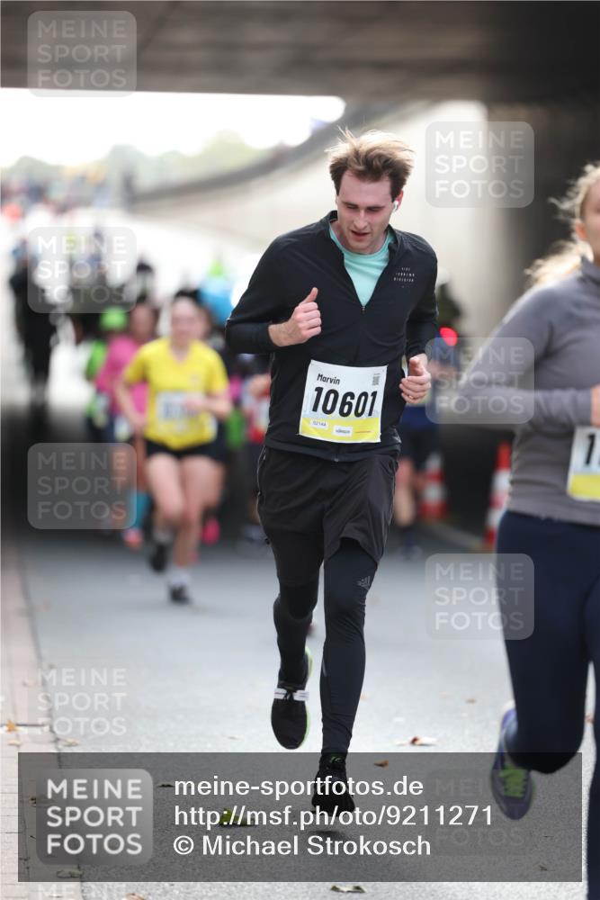 05.10.2025 - 20. swb-Marathon Bremen Michael Strokosch http://msf.ph/oto/9211271 05.10.2025 10:43:15 Laufen 10601, 02144, 1 meine-sportfotos.de