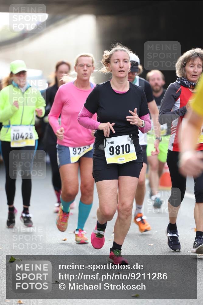 05.10.2025 - 20. swb-Marathon Bremen Michael Strokosch http://msf.ph/oto/9211286 05.10.2025 10:43:21 Laufen 10428, 922, 9810 meine-sportfotos.de