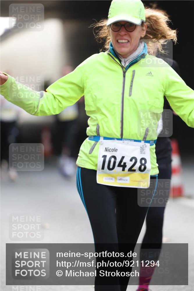 05.10.2025 - 20. swb-Marathon Bremen Michael Strokosch http://msf.ph/oto/9211294 05.10.2025 10:43:24 Laufen 10428, 02426 meine-sportfotos.de