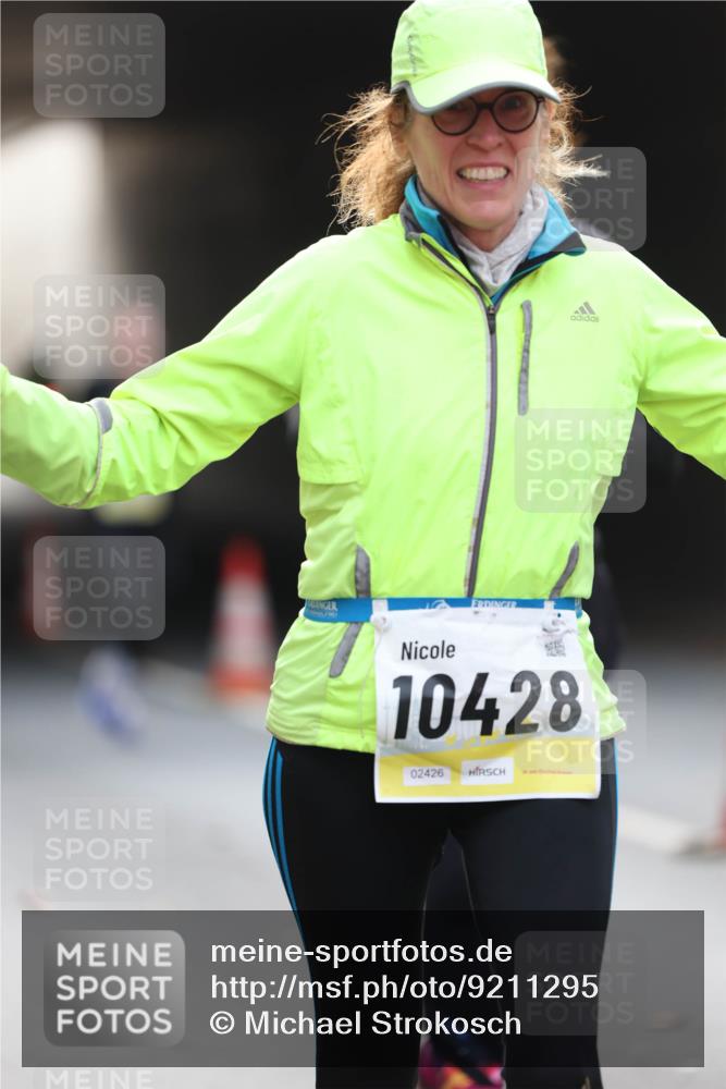 05.10.2025 - 20. swb-Marathon Bremen Michael Strokosch http://msf.ph/oto/9211295 05.10.2025 10:43:25 Laufen 10428, 02426 meine-sportfotos.de