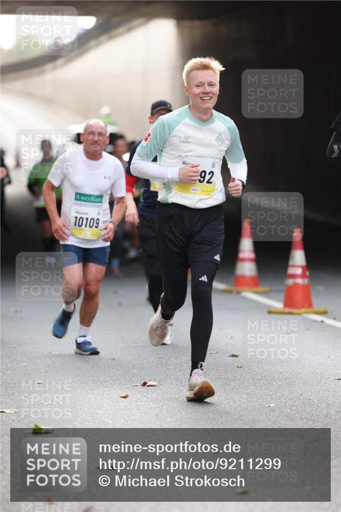 05.10.2025 - 20. swb-Marathon Bremen Michael Strokosch http://msf.ph/oto/9211299 05.10.2025 10:43:27 Laufen 4, 10109, 92, 92 meine-sportfotos.de