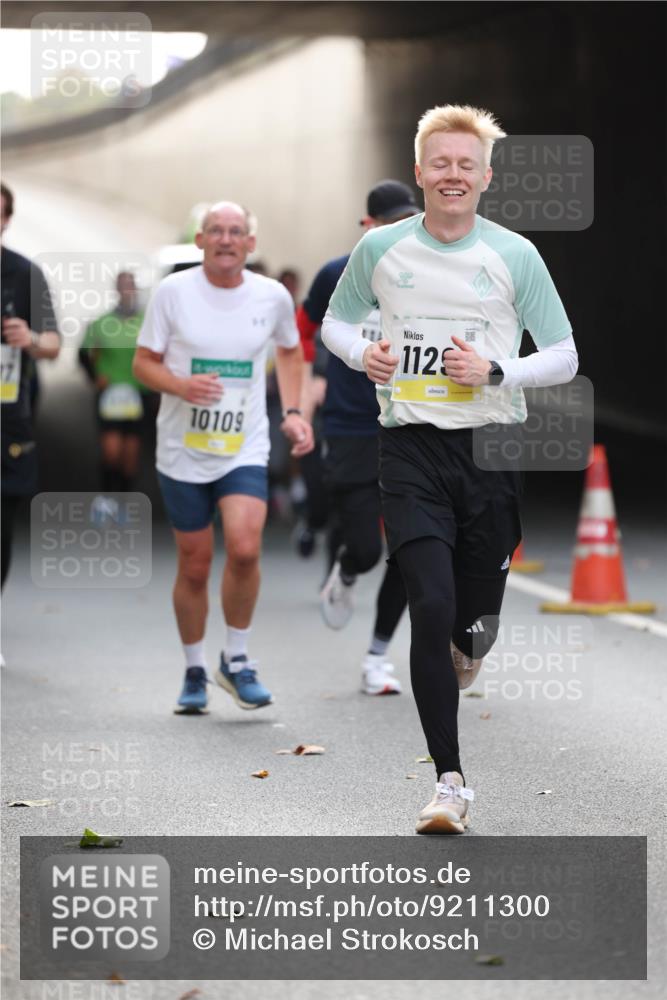 05.10.2025 - 20. swb-Marathon Bremen Michael Strokosch http://msf.ph/oto/9211300 05.10.2025 10:43:28 Laufen 17, 10109, 1125 meine-sportfotos.de