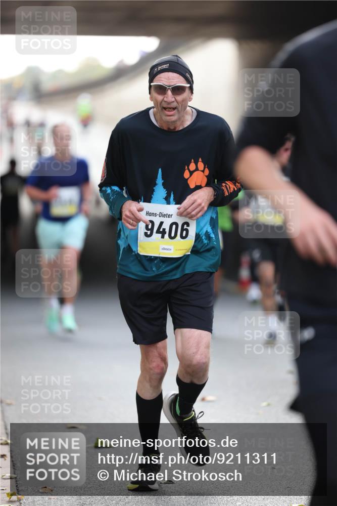 05.10.2025 - 20. swb-Marathon Bremen Michael Strokosch http://msf.ph/oto/9211311 05.10.2025 10:43:32 Laufen 9406 meine-sportfotos.de