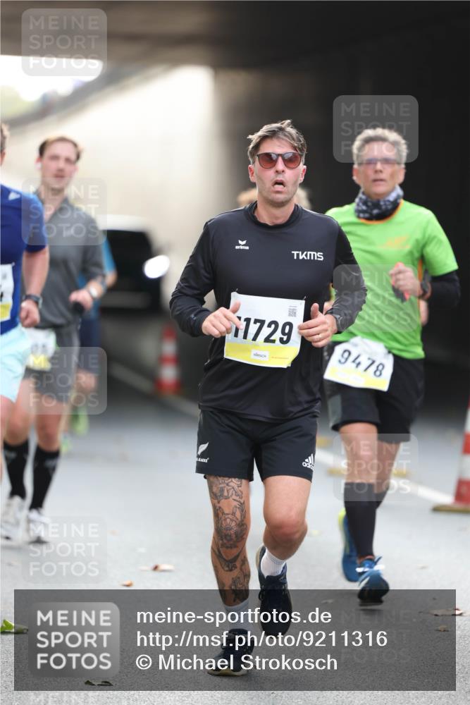 05.10.2025 - 20. swb-Marathon Bremen Michael Strokosch http://msf.ph/oto/9211316 05.10.2025 10:43:35 Laufen 1729, 9478 meine-sportfotos.de