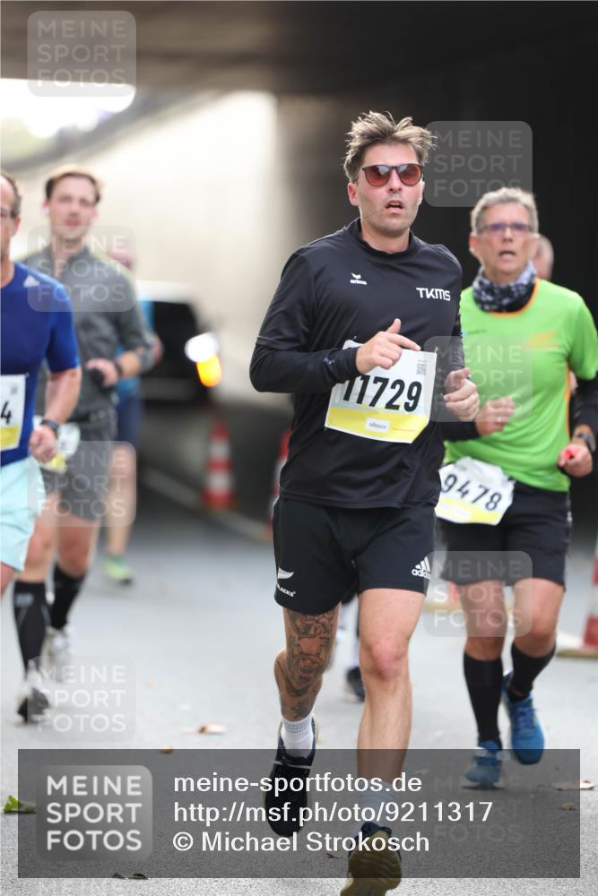 05.10.2025 - 20. swb-Marathon Bremen Michael Strokosch http://msf.ph/oto/9211317 05.10.2025 10:43:35 Laufen 4, 11729, 9478 meine-sportfotos.de