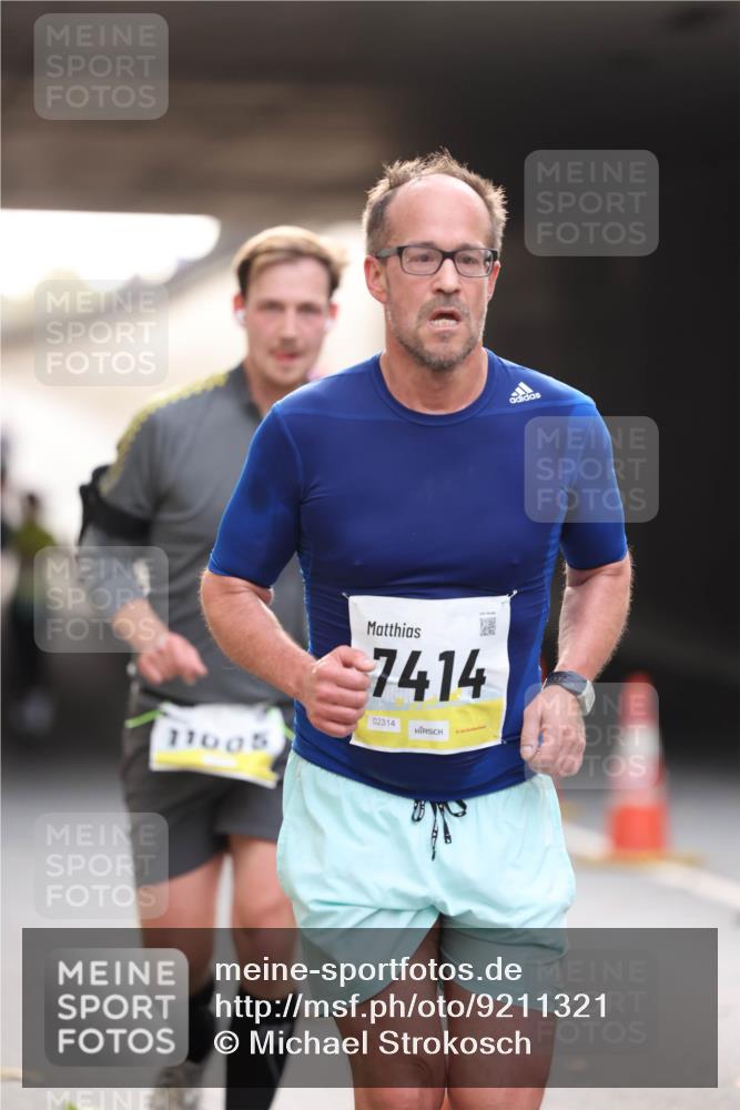 05.10.2025 - 20. swb-Marathon Bremen Michael Strokosch http://msf.ph/oto/9211321 05.10.2025 10:43:37 Laufen 11605, 7414, 02314 meine-sportfotos.de