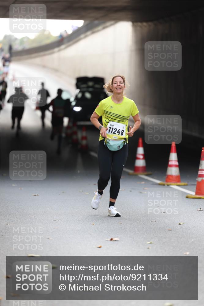 05.10.2025 - 20. swb-Marathon Bremen Michael Strokosch http://msf.ph/oto/9211334 05.10.2025 10:43:44 Laufen 11248 meine-sportfotos.de