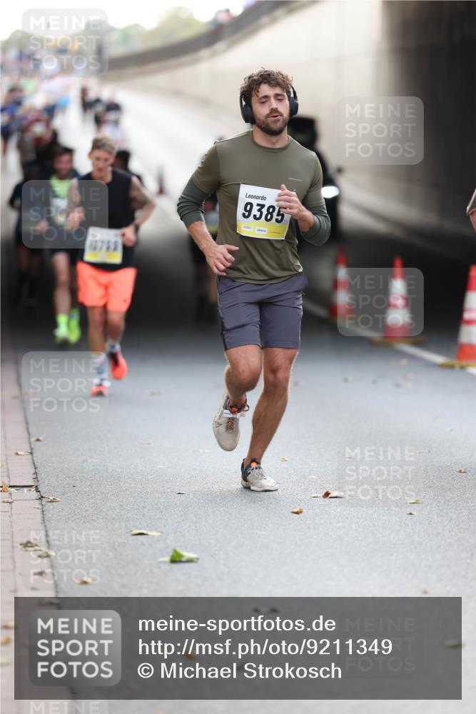 05.10.2025 - 20. swb-Marathon Bremen Michael Strokosch http://msf.ph/oto/9211349 05.10.2025 10:43:52 Laufen 9385, 02581 meine-sportfotos.de